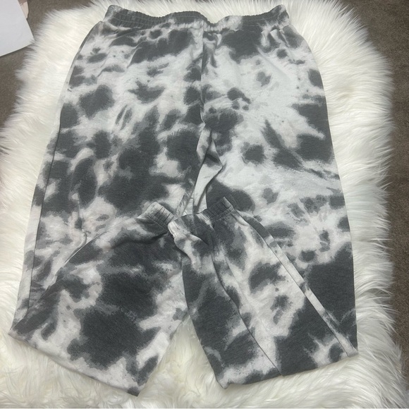 sugar moon Pants - Size M Black and White Joggers E2